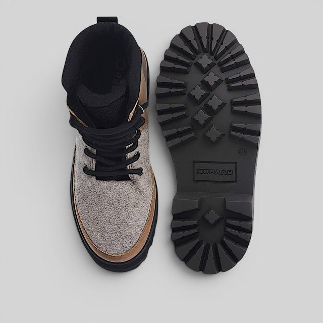Baabuk Ice Wooler pepper brown wool boots featuring a textured grey wool upper, nubuck trim, and black lug soles.